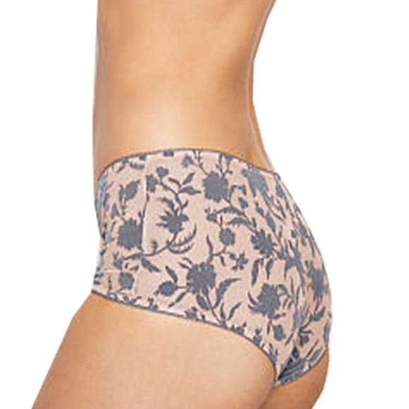 VICTORIA'S SECRET SHORTIE PANTY - Picture 1 of 1